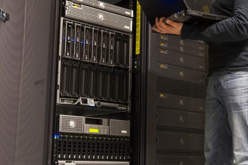 Eine cloudbasierte PACS-Software benötigt keine lokale Serverinfrastruktur.